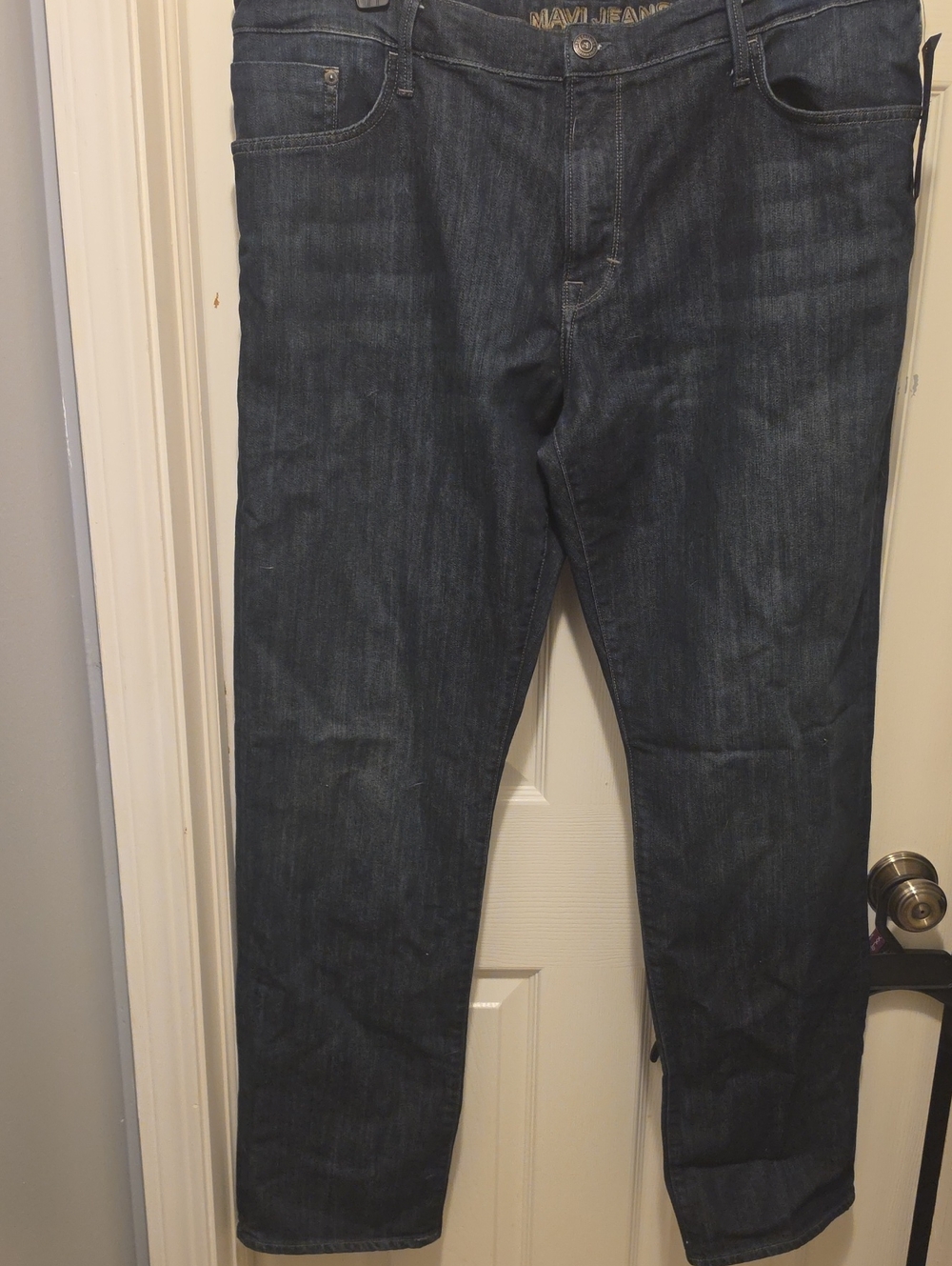Navy Jeans Straight-Leg Men’s Jeans in Dark Blue by